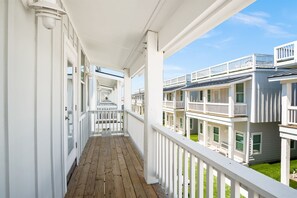 Property grounds - Beachway #12 Private Balcony / Views of Downtown (Port Aransas)