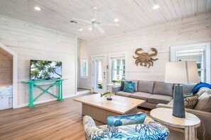 Smart TV - Beachway #12 Private Balcony / Views of Downtown (Port Aransas)