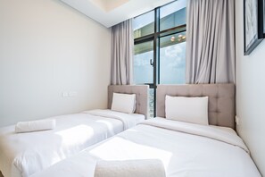 2 bedrooms, in-room safe, iron/ironing board, free WiFi