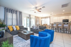 Smart TV, books - Family 7BR Villa w/ Theater, Game Room, Pool & BBQ – Clsoe to Disney Parks! (Kissimmee)