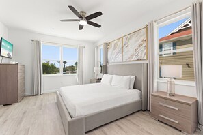 6 habitaciones, escritorio, tabla de planchar con plancha y wifi gratis 