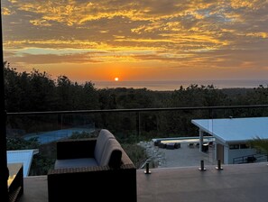 Vila luxo, vista para o oceano | Terraço/pátio