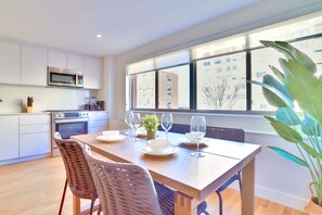 In-room dining - Your DC Home Base Apartments (Arlington)