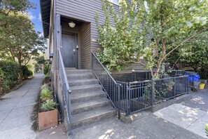 Exterior detail - Monthly Rental - 2BD Hideaway Private Apt! (Portland)