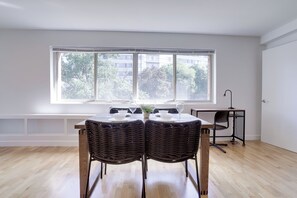 Appartement Économique | Restauration dans la chambre