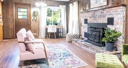 Family-friendly Farmhouse Johnson City ETSU Bristol Motor Speedway