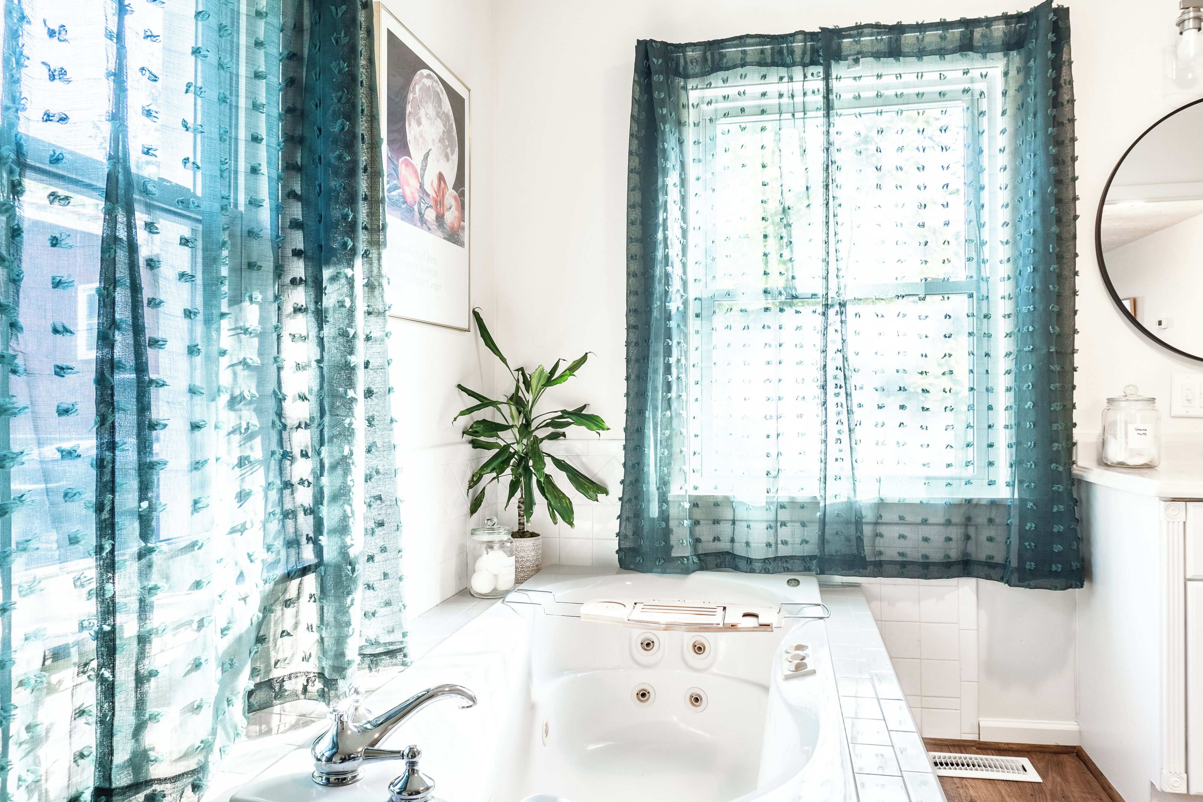 Shower, jetted tub, hair dryer, towels