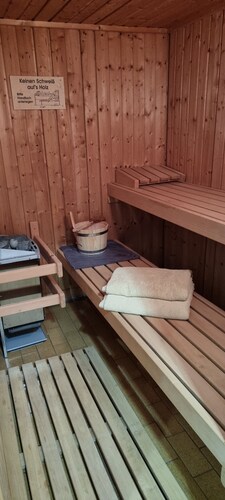 Vacation apartment with pool and sauna, both for exclusive use