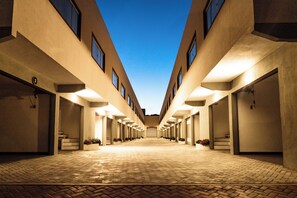 Utsikt mot gårdsplass