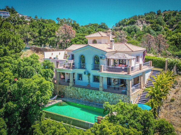 Villa | Exterior