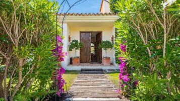 Villa | Exterior detail