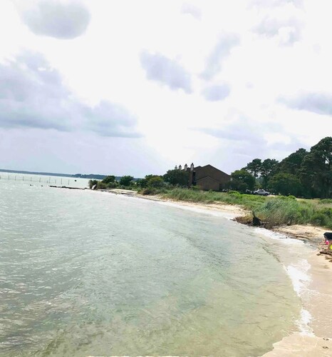 Charming 2-bedroom house on the Chesapeake Bay