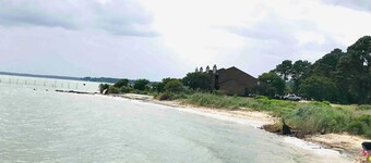 Charming 2-bedroom house on the Chesapeake Bay