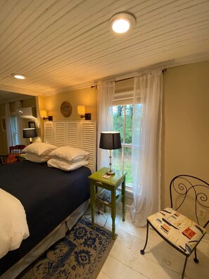 2 bedrooms, WiFi, bed sheets - Charming 2-bedroom house on the Chesapeake Bay (White Stone)