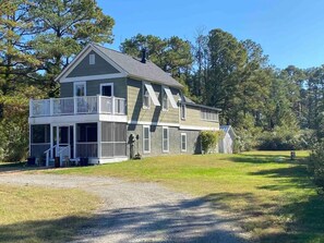 Exterior - Charming 2-bedroom house on the Chesapeake Bay (White Stone)