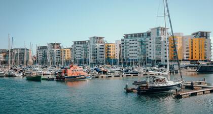 Lock & Quay - waterfront oasis