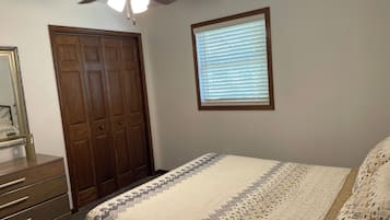 2 dormitorios, tabla de planchar con plancha, wifi y ropa de cama