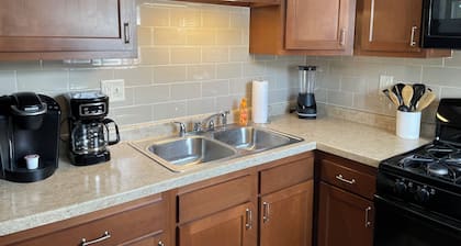 Delightful & Relaxing 2 Bedroom!