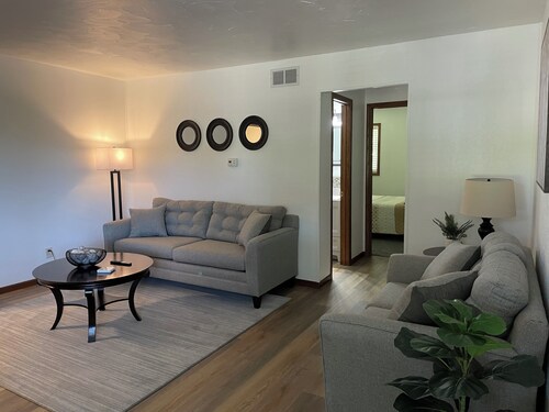 Delightful & Relaxing 2 Bedroom!