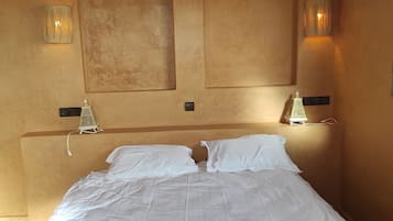 Deluxe Double Room, Desert view | 1 bedroom, free WiFi