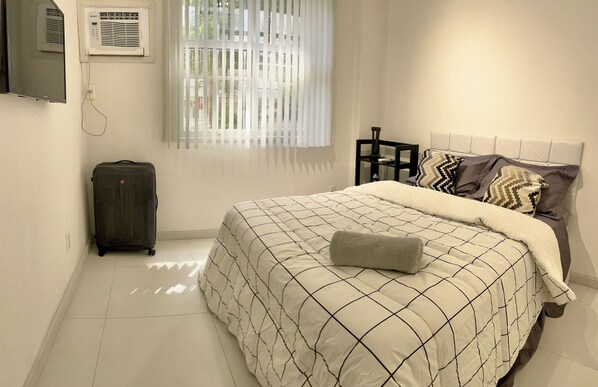 1 quarto, escrivaninha, Wi-Fi de cortesia, roupa de cama