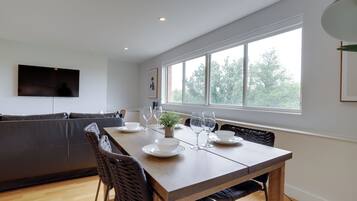 Comfort Apartment | In-room dining