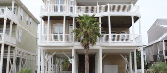 SunDowner - 5 Bed/5 Bath Spacious Home with Private Pool/Elevator 