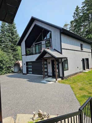 Exterior - 2 Bedroom Executive Apartment in Utterson  (Huntsville)