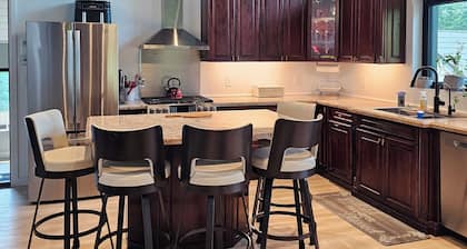 2 Bedroom Executive Apartment in Utterson