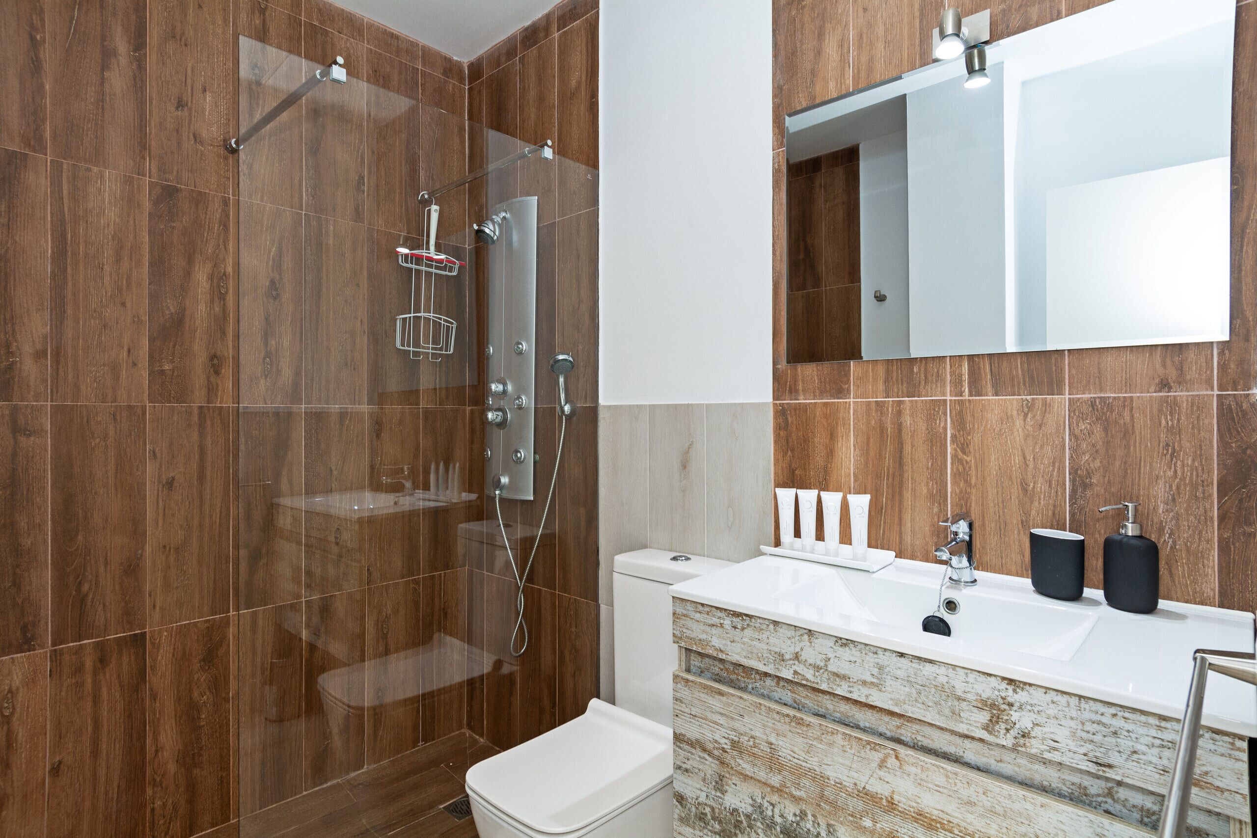 Douche, serviettes fournies