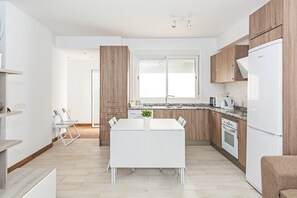 Fridge, microwave, oven, coffee/tea maker