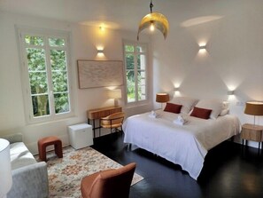 Suite Supérieure, vue jardin | Service champagne