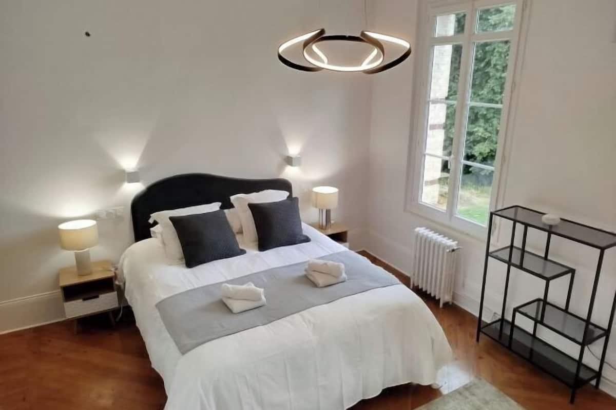 In-room safe, soundproofing, free WiFi