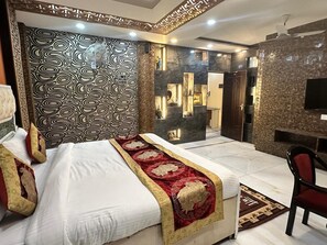 8 soverom, strykejern/-brett, wi-fi og sengetøy