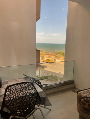 Dining - luxury Lifestyle (Monastir)