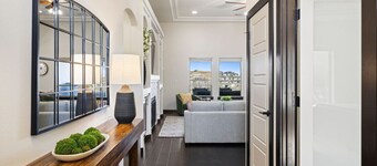 Hilltop Haven w/ Pool & Hottub!