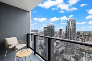 Appartamento Luxury, 1 camera da letto, vista cittĂ | Vista balcone