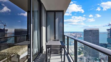 Suite Studio Luxe, 1 chambre, vue ville | Balcon