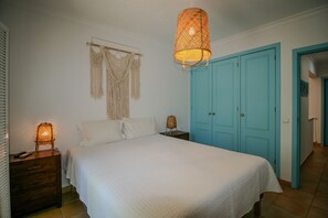 3 ع دّة غرف نوم ومكواة/لوح كي وواي فاي مجانًا وملاءات أسرّة