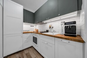 Kühlschrank, Ofen, Herdplatte, Geschirrspüler