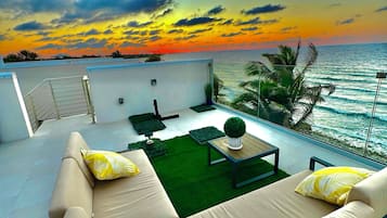 Penthouse Exclusive, 2 phòng ngủ, 2 phòng tắm, đối diện biển | Hiên