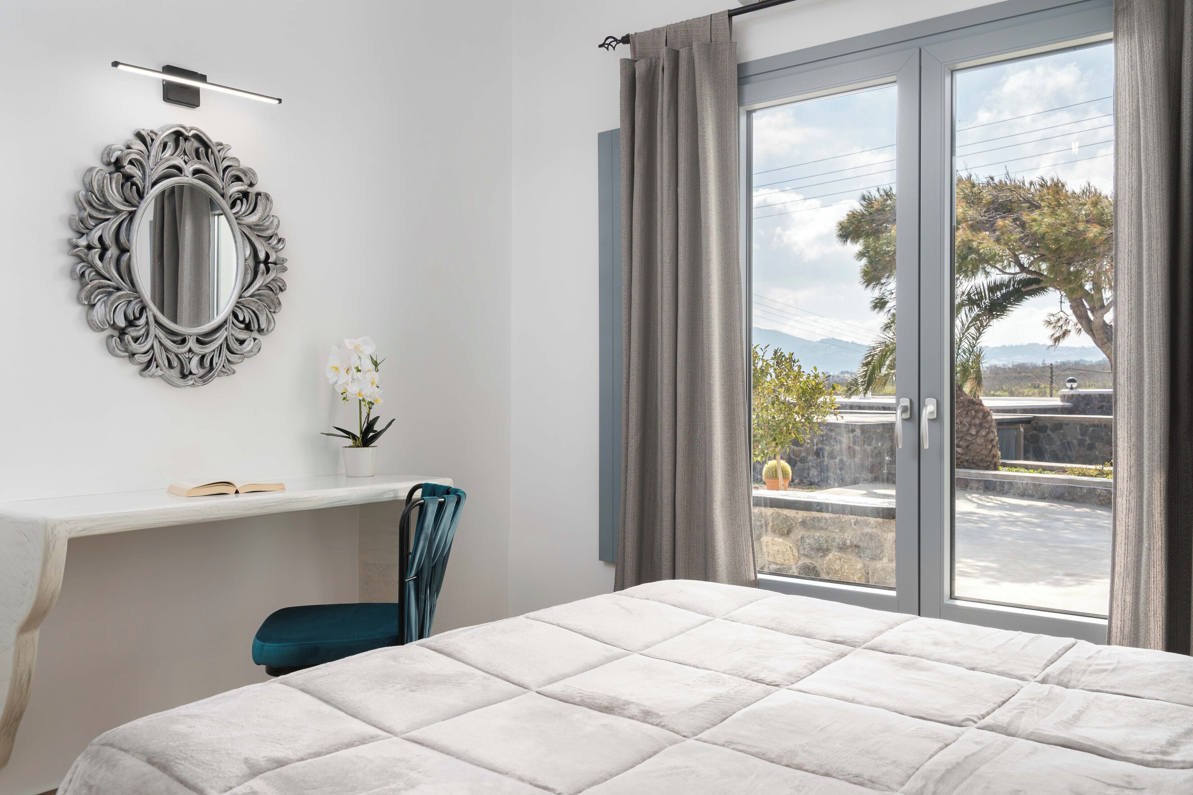 2 bedrooms, in-room safe, desk, iron/ironing board