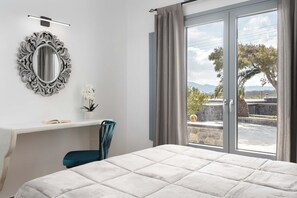 2 bedrooms, in-room safe, desk, iron/ironing board