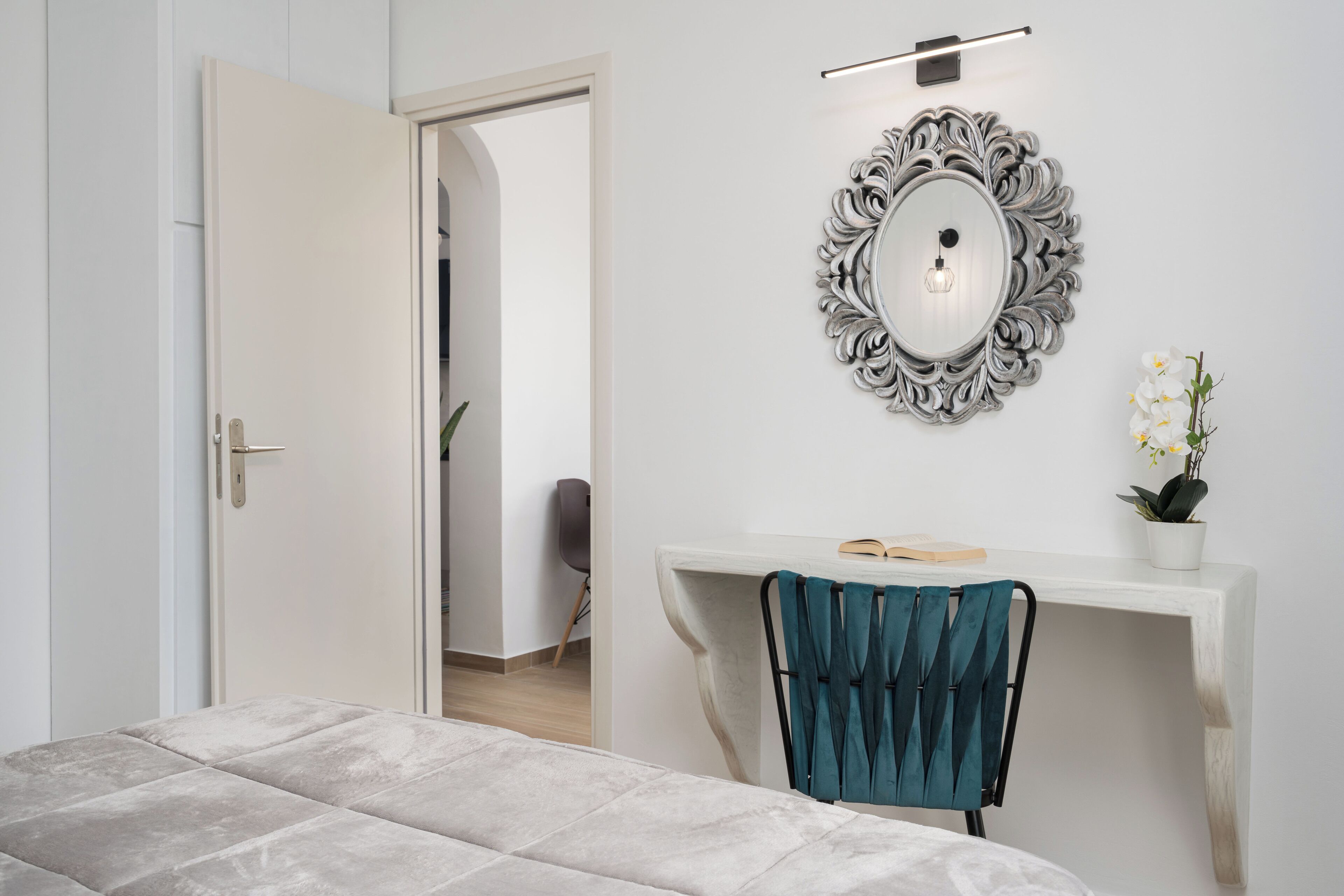 2 chambres, coffres-forts dans les chambres, bureau