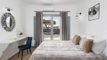 2 chambres, coffres-forts dans les chambres, bureau