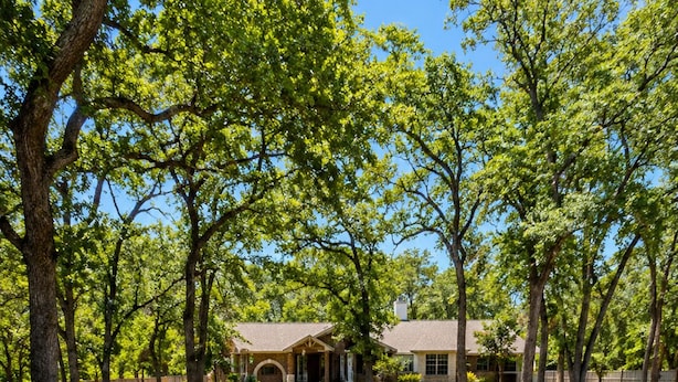 Property grounds - Country Comfort - Spacious Brownwood Home (Early)