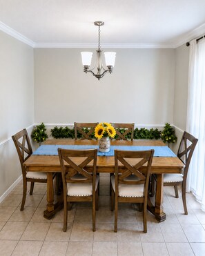 Dining - Country Comfort - Spacious Brownwood Home (Early)