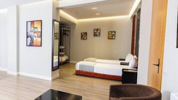 Deluxe Suite | Free WiFi