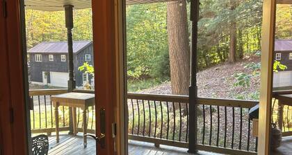 Charming Adirondack Cabin for Rent – Your Perfect Escape in the Heart of Nature