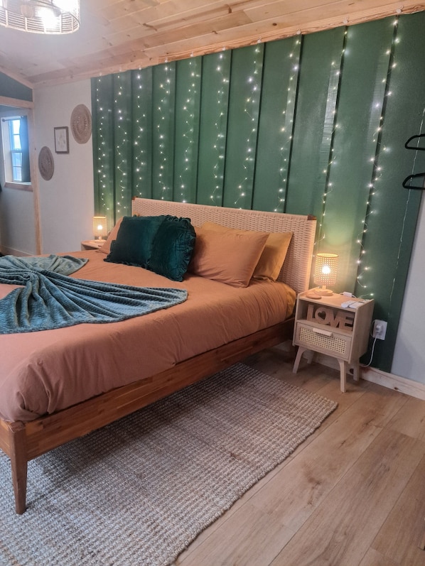 1 bedroom, free WiFi, bed sheets